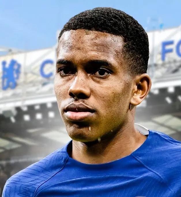 开云APP-梅西在切尔西比赛中出色防守，晋级下一阶段引发热议！-开云APP