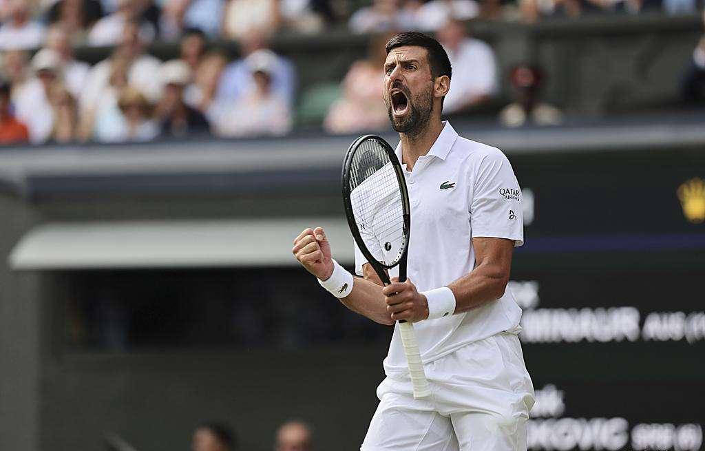 开云-德约科维奇重返赛场，战术调整首场状态出色，DWG观众沸腾！比赛高潮迭起-开云